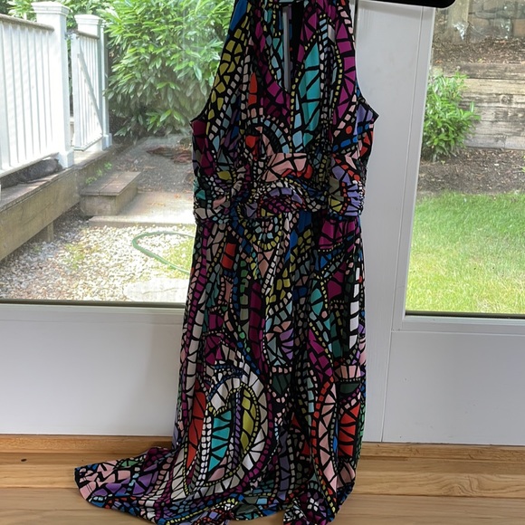 Multicolor Chequer dress with keyhole in front and back - Picture 2 of 3